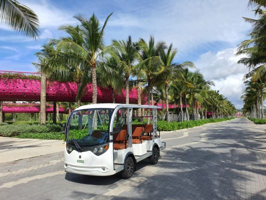 Xe điện chở khách 8 chỗ – Giải pháp vận chuyển “xanh” nâng tầm dịch vụ cho khu du lịch, resort